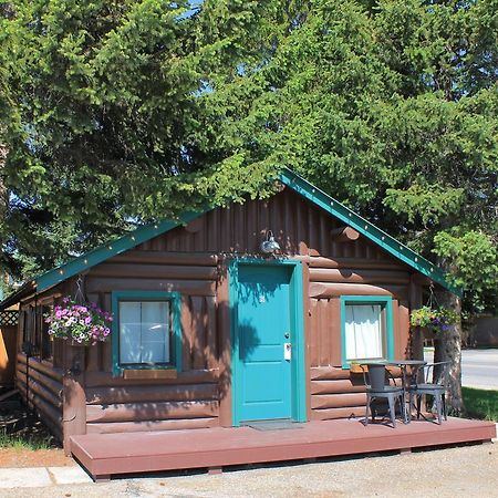 Moose Creek Cabins Motel West Yellowstone Exterior photo