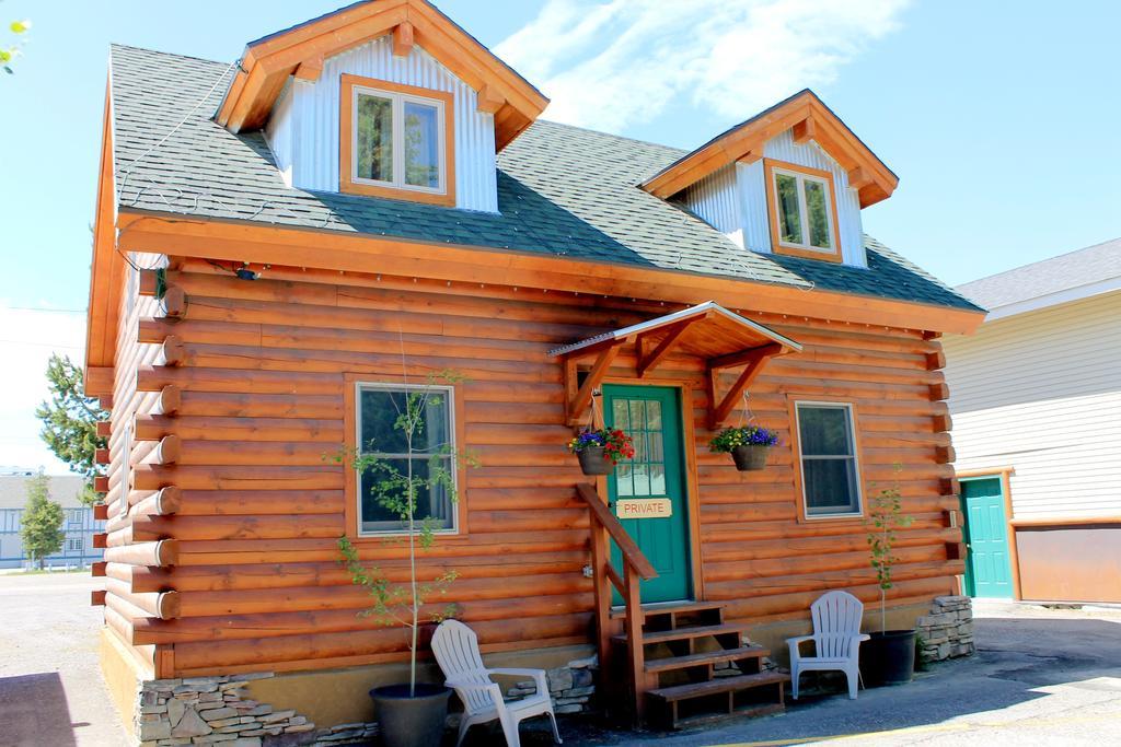 Moose Creek Cabins Motel West Yellowstone Exterior photo